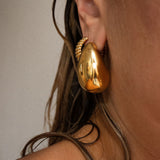 Brinco Argola Gia - Ouro 18K - detalhe 04 | SILLENE