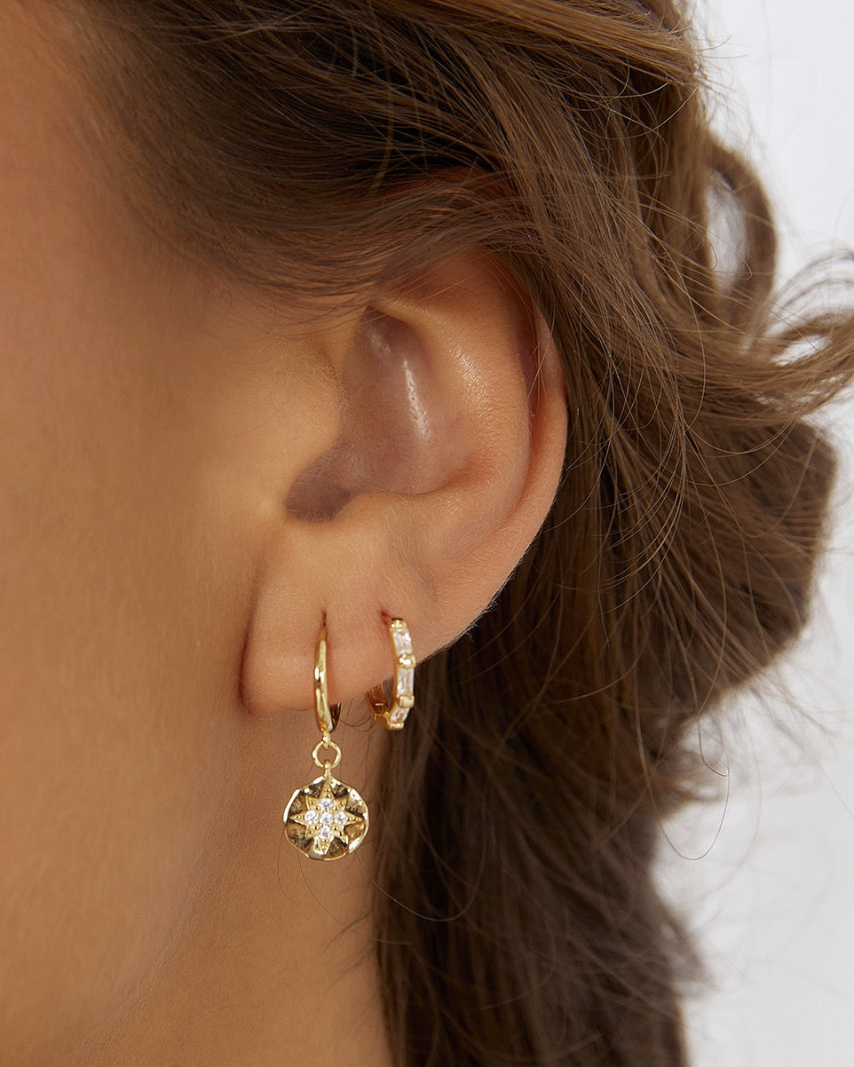 Brinco Argola Holi - Ouro 18K | SILLENE - uso