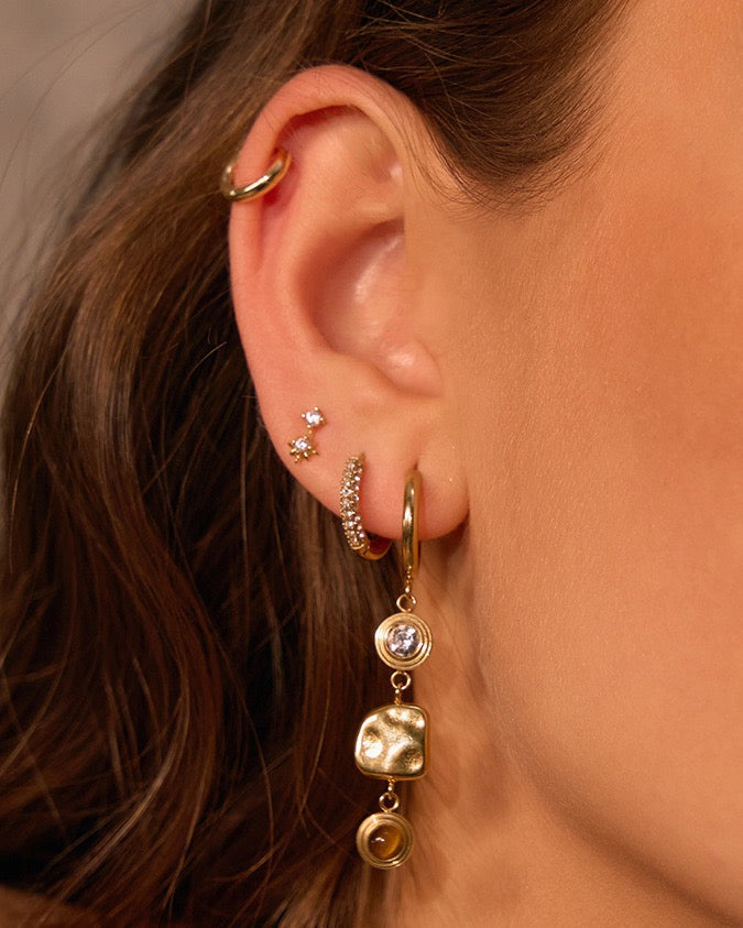 Brinco Argola Imogen - Ouro 18K | SILLENE - uso