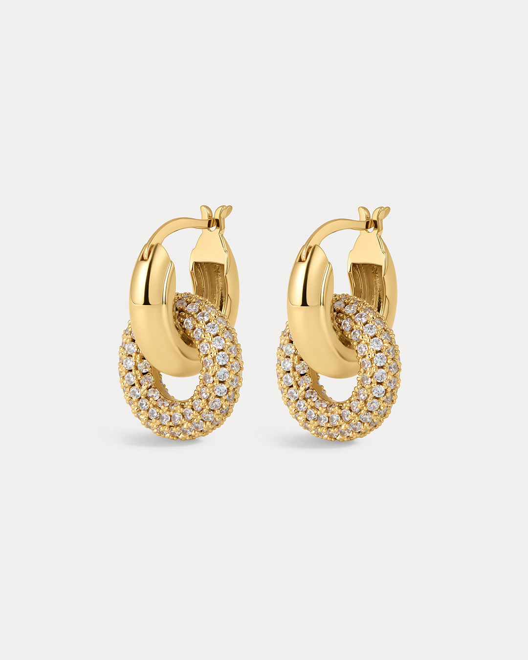 Brinco Argola Interlock com Pavê - Ouro 18K | SILLENE