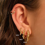 Brinco Argola Kira - Ouro 18K | SILLENE - uso