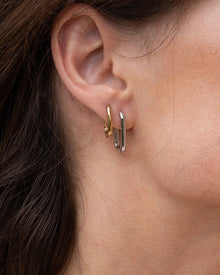 Brinco Argola Link-Up Médio - Ouro 18K - detalhe 04 | SILLENE