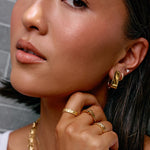 Brinco Argola Lucy - Ouro 18K | SILLENE - uso