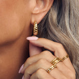 Brinco Argola Lulu - Ouro 18K | SILLENE - uso