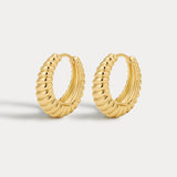 Brinco Argola Marbella Estriada - Ouro 18K | SILLENE