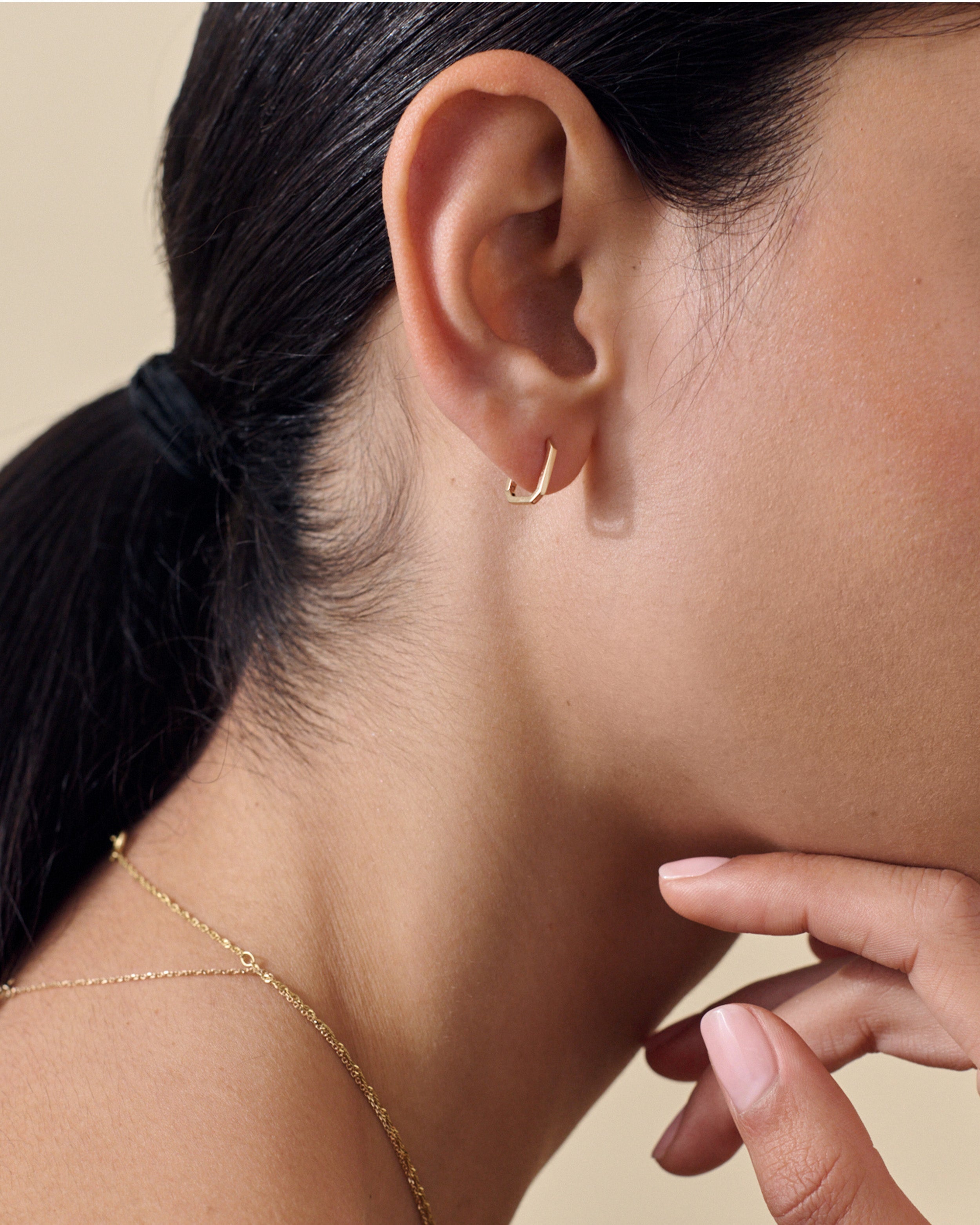 Brinco Argola Mini Deco - Ouro 18K | SILLENE