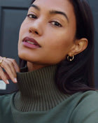 Brinco Argola Nó Cravejado Pequena - Ouro 18K | SILLENE