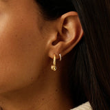 Brinco Argola Nó Cravejado Pequena - Ouro 18K | SILLENE