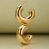 Brinco Argola Noemi - Ouro 18K - detalhe 02 | SILLENE
