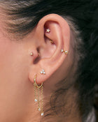 Brinco Argola Opal - Ouro 18K | SILLENE - uso