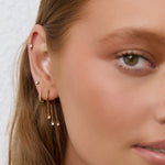 Brinco Argola Opal - Ouro 18K | SILLENE - uso
