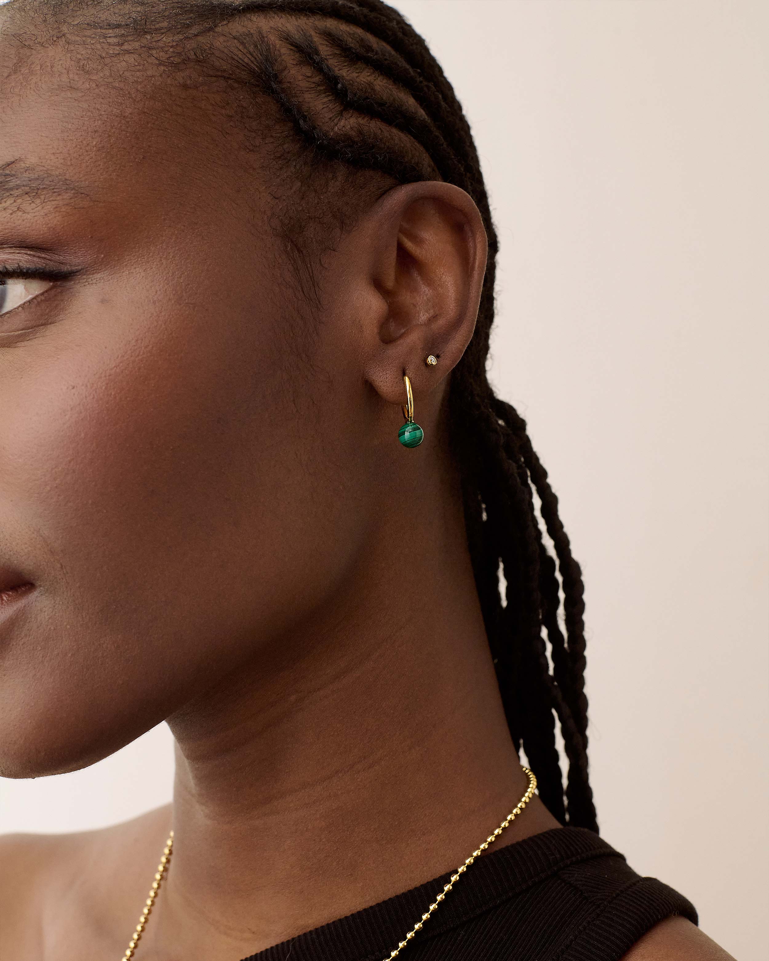 Brinco Argola Oval Malaquita - Ouro 18K | SILLENE