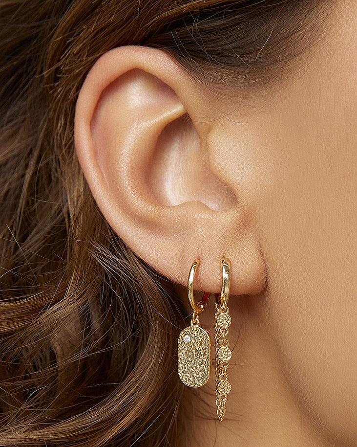 Brinco Argola Paloma - Ouro 18K | SILLENE - uso