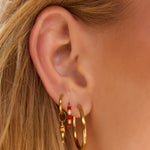 Brinco Argola Papaya com Esmalte - Cereja - Ouro 18K - detalhe 02 | SILLENE