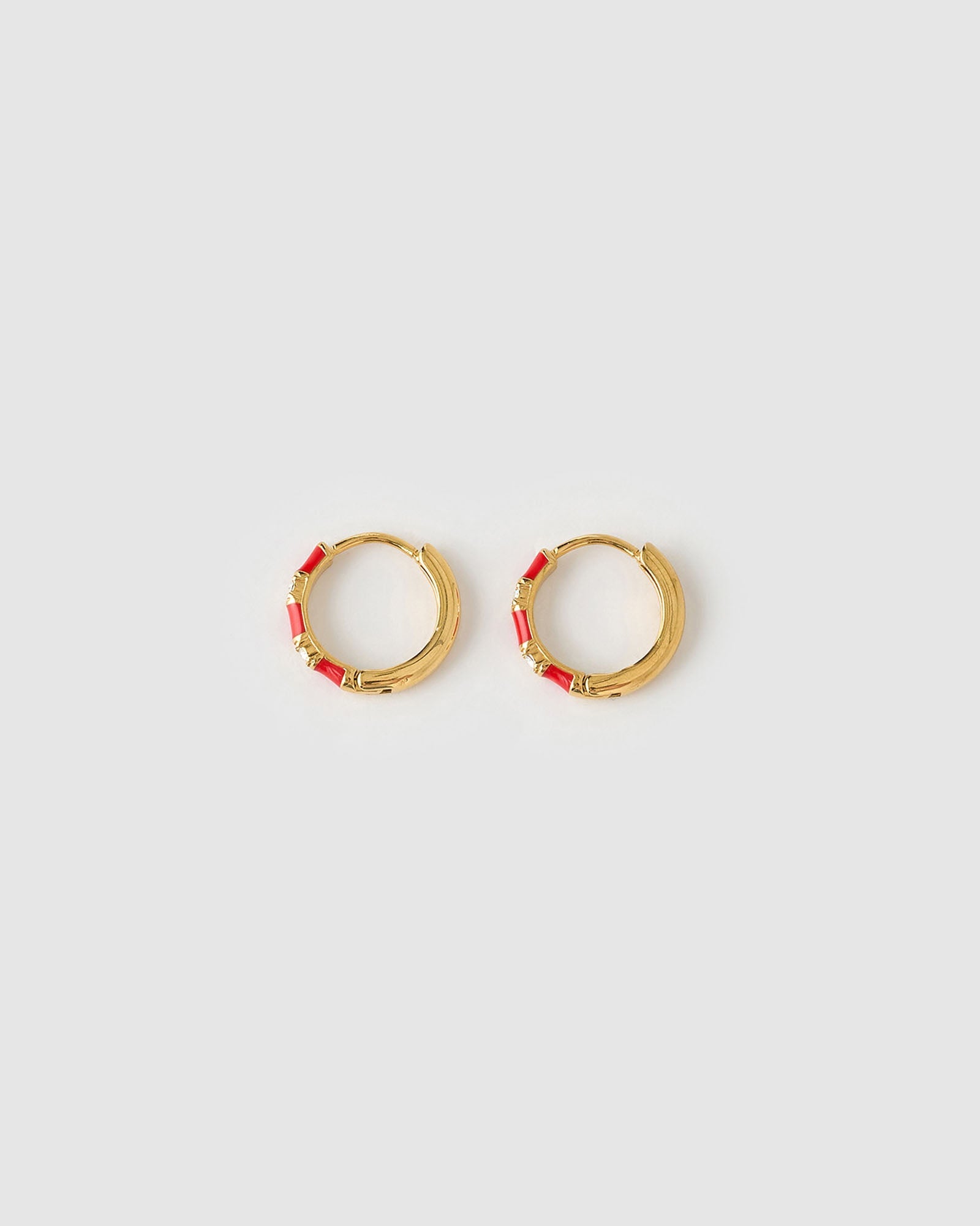 Brinco Argola Papaya com Esmalte - Cereja - Ouro 18K - detalhe 05 | SILLENE