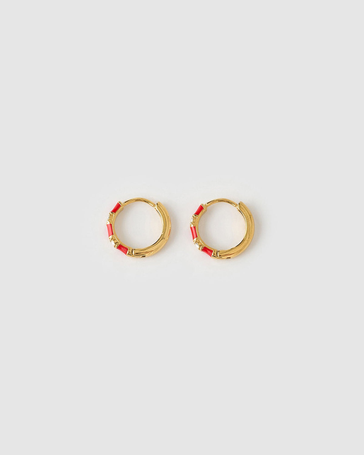 Brinco Argola Papaya com Esmalte - Cereja - Ouro 18K - detalhe 05 | SILLENE