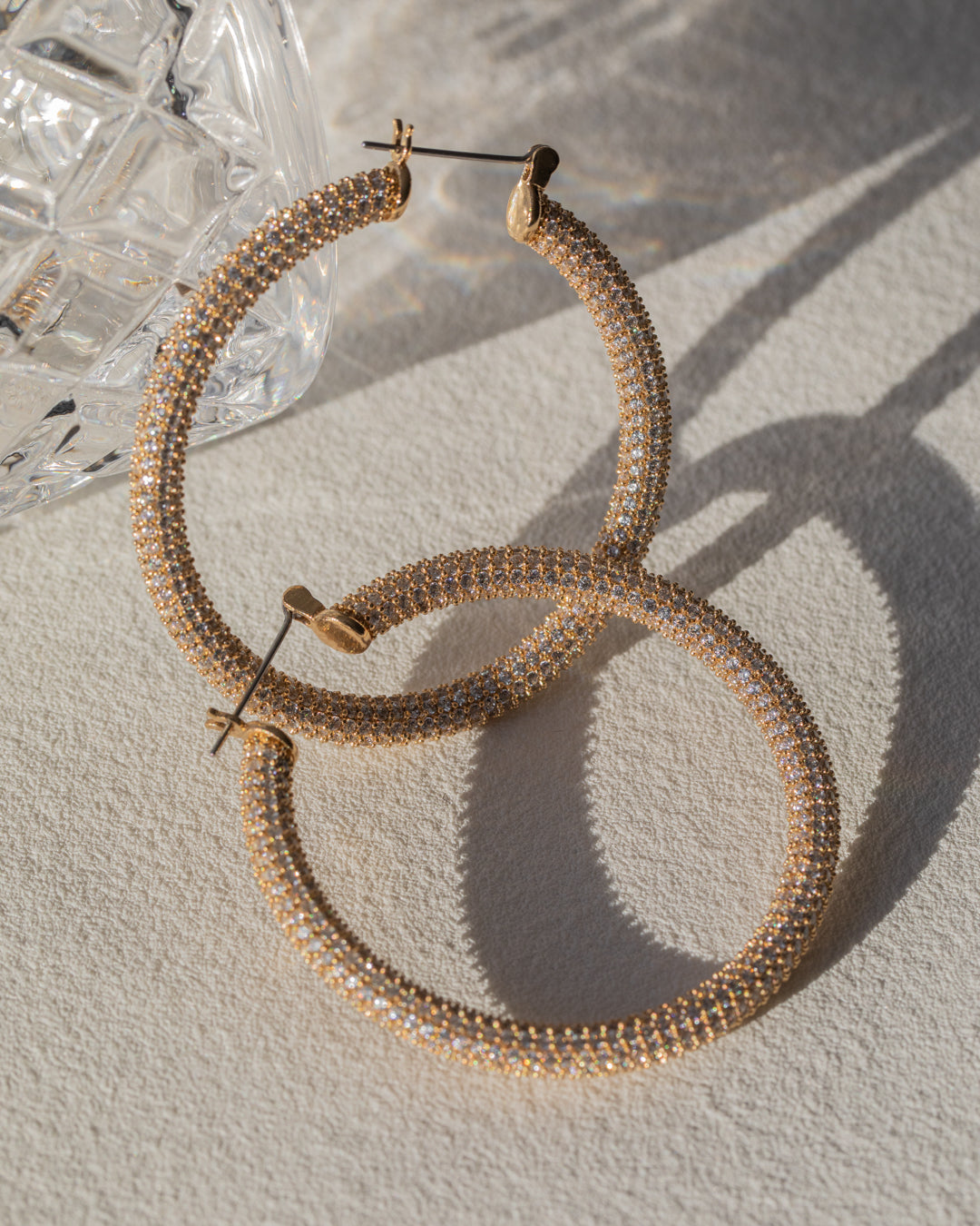 Brinco Argola Pavê Amalfi Grande - Ouro 18K - detalhe 02 | SILLENE
