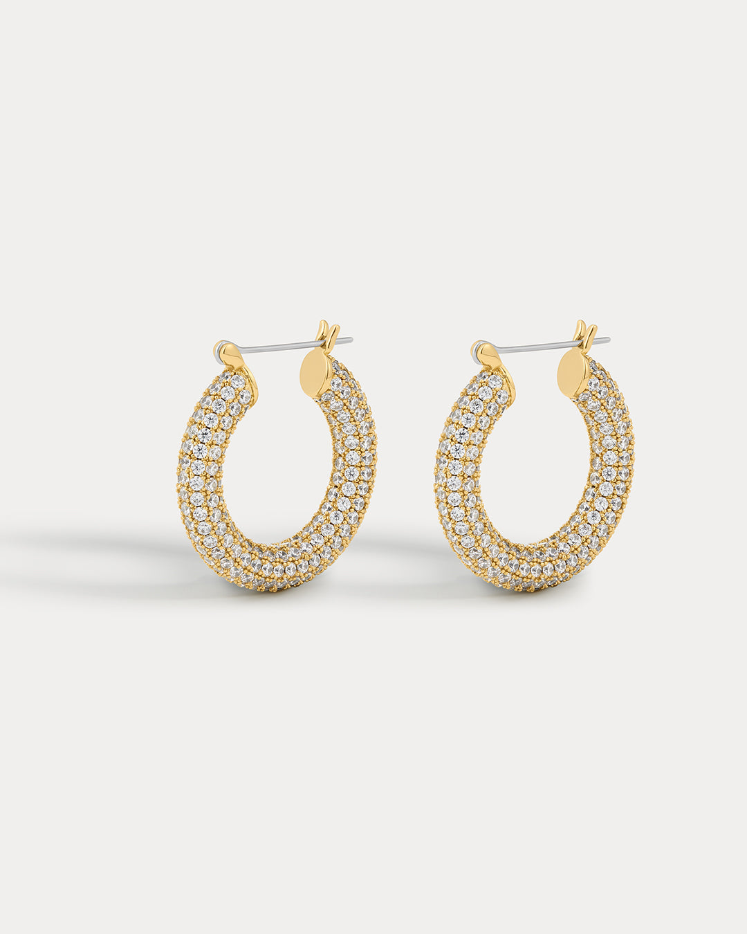 Brinco Argola Pavê Amalfi Média - Ouro 18K | SILLENE