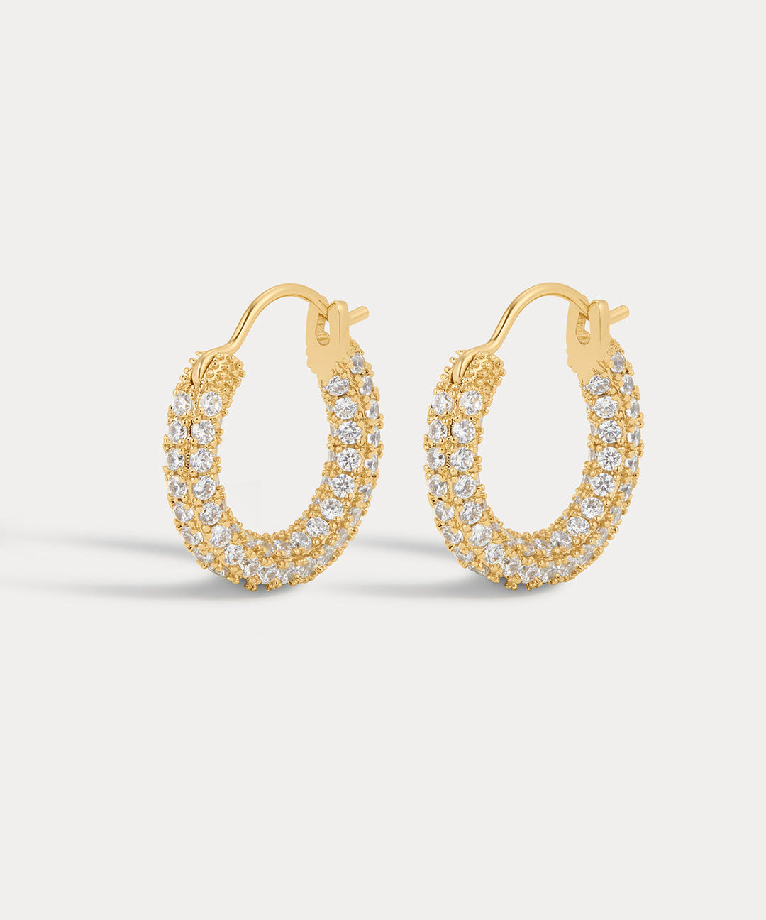 Brinco Argola Pavê Amalfi Pequena - Ouro 18K | SILLENE