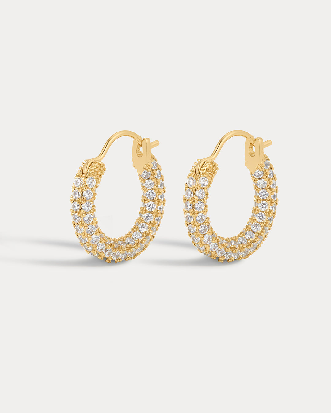 Brinco Argola Pavê Amalfi Pequena - Ouro 18K | SILLENE