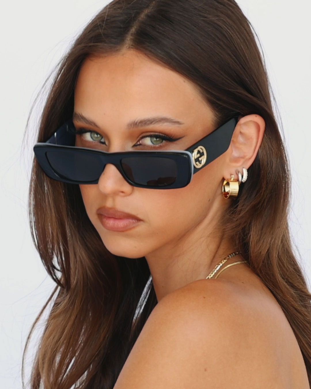 Brinco Argola Pavê Amalfi Pequena - Ouro 18K - detalhe 03 | SILLENE