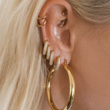 Brinco Argola Pavê Amalfi Pequena - Ouro 18K - detalhe 04 | SILLENE