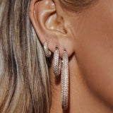 Brinco Argola Pavê Amalfi Pequena - Ouro 18K - detalhe 05 | SILLENE