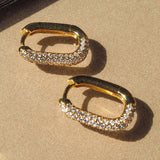 Brinco Argola Pavê Elo - Ouro 18K - detalhe 03 | SILLENE