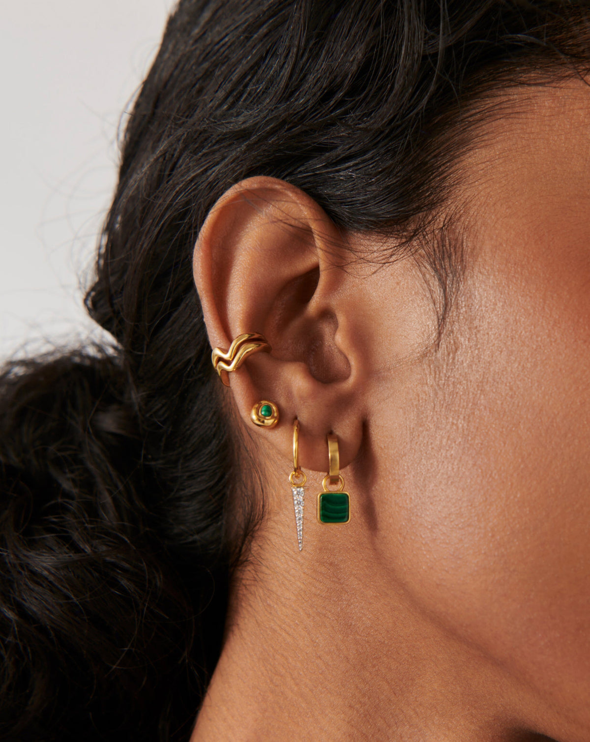 Brinco Argola Pedra Malaquita - Ouro 18K | SILLENE
