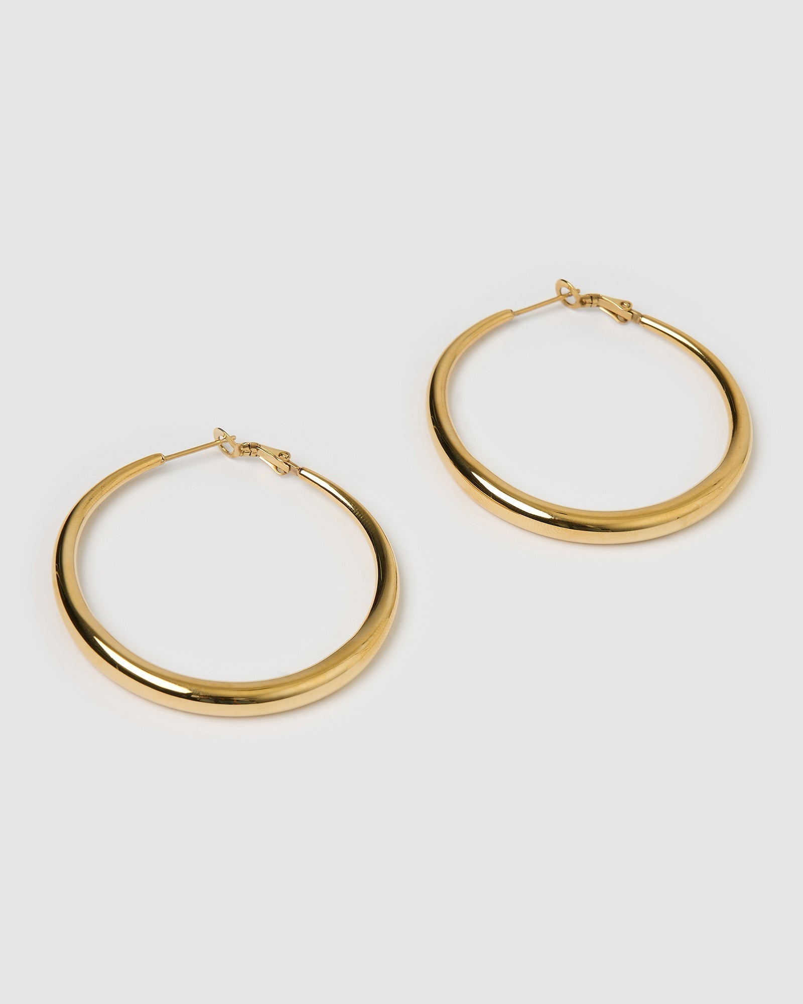 Brinco Argola Riley Grande - Ouro 18K | SILLENE