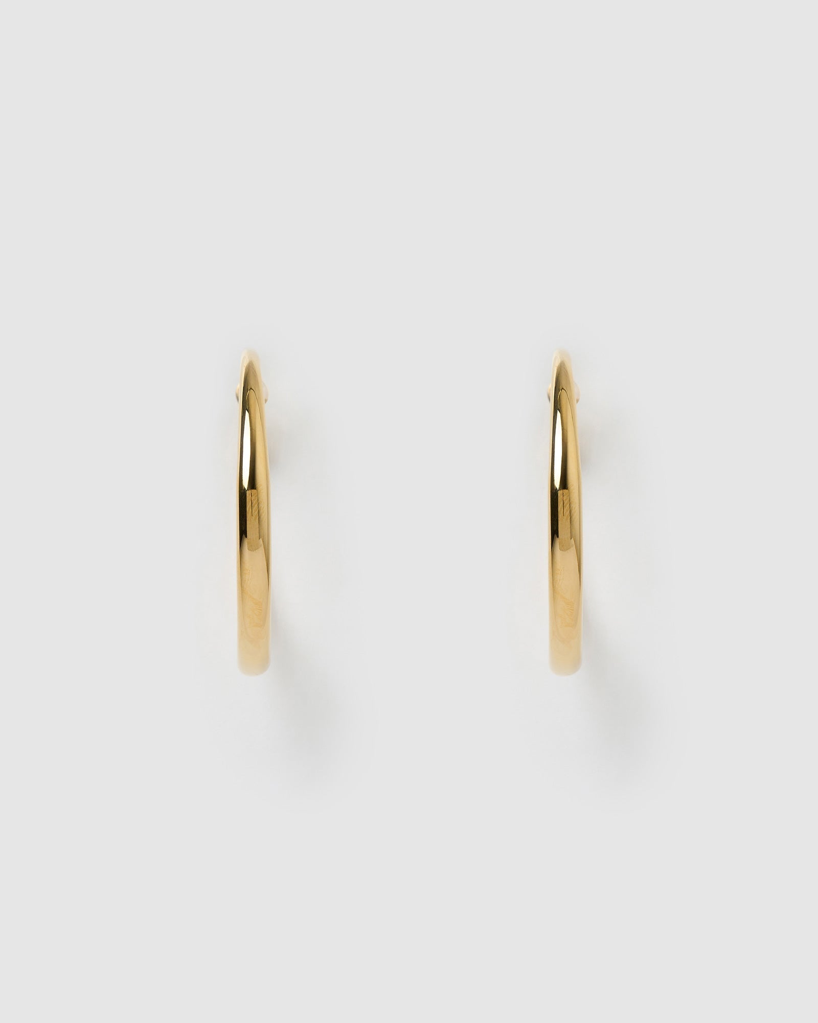 Brinco Argola Riley Grande - Ouro 18K | SILLENE