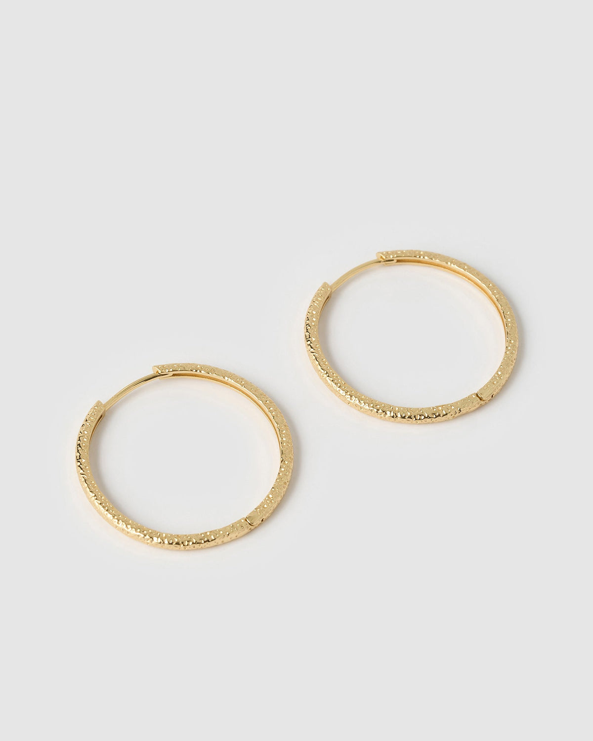 Brinco Argola Sebastian - Ouro 18K | SILLENE