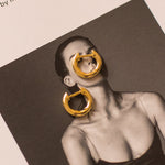 Brinco Argola Sicily - Ouro 18K - detalhe 02 | SILLENE
