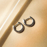 Brinco Argola Sicily - Prata - detalhe 02 | SILLENE