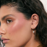 Brinco Argola Sugar - Ouro 18K | SILLENE - uso