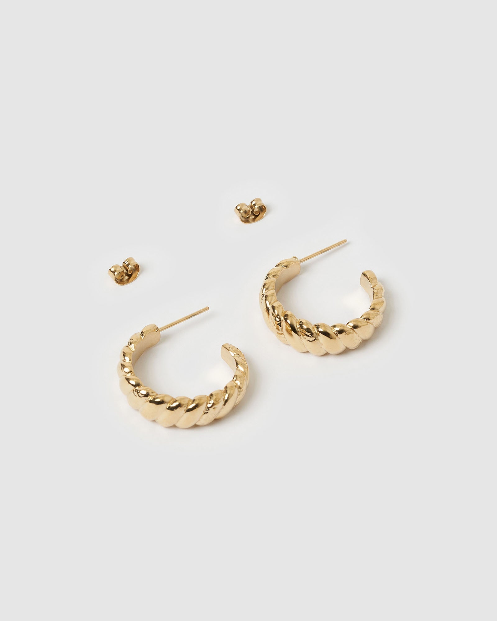 Brinco Argola Tilly - Ouro 18K | SILLENE