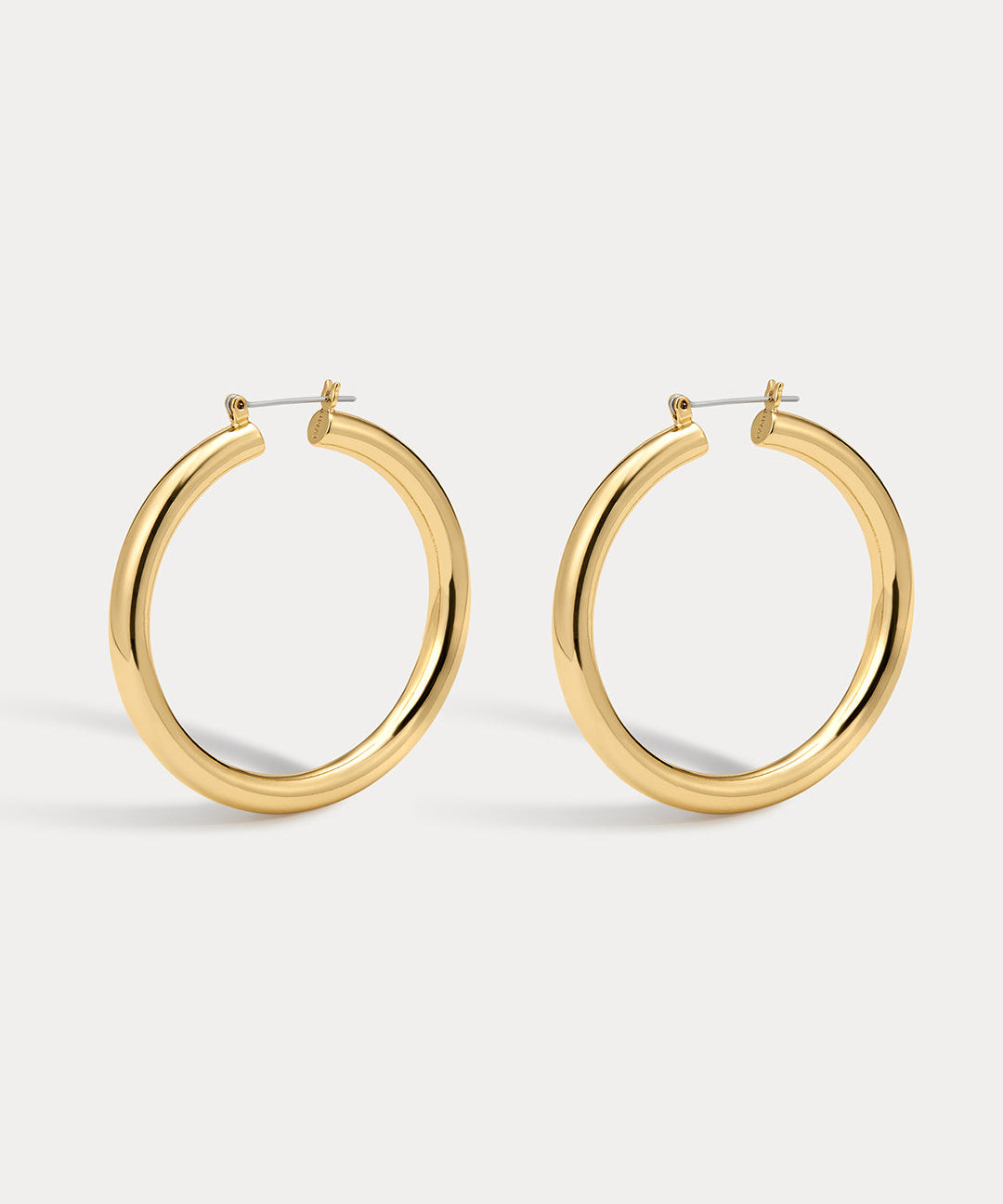 Brinco Argola Tubular Amalfi - Ouro 18K | SILLENE