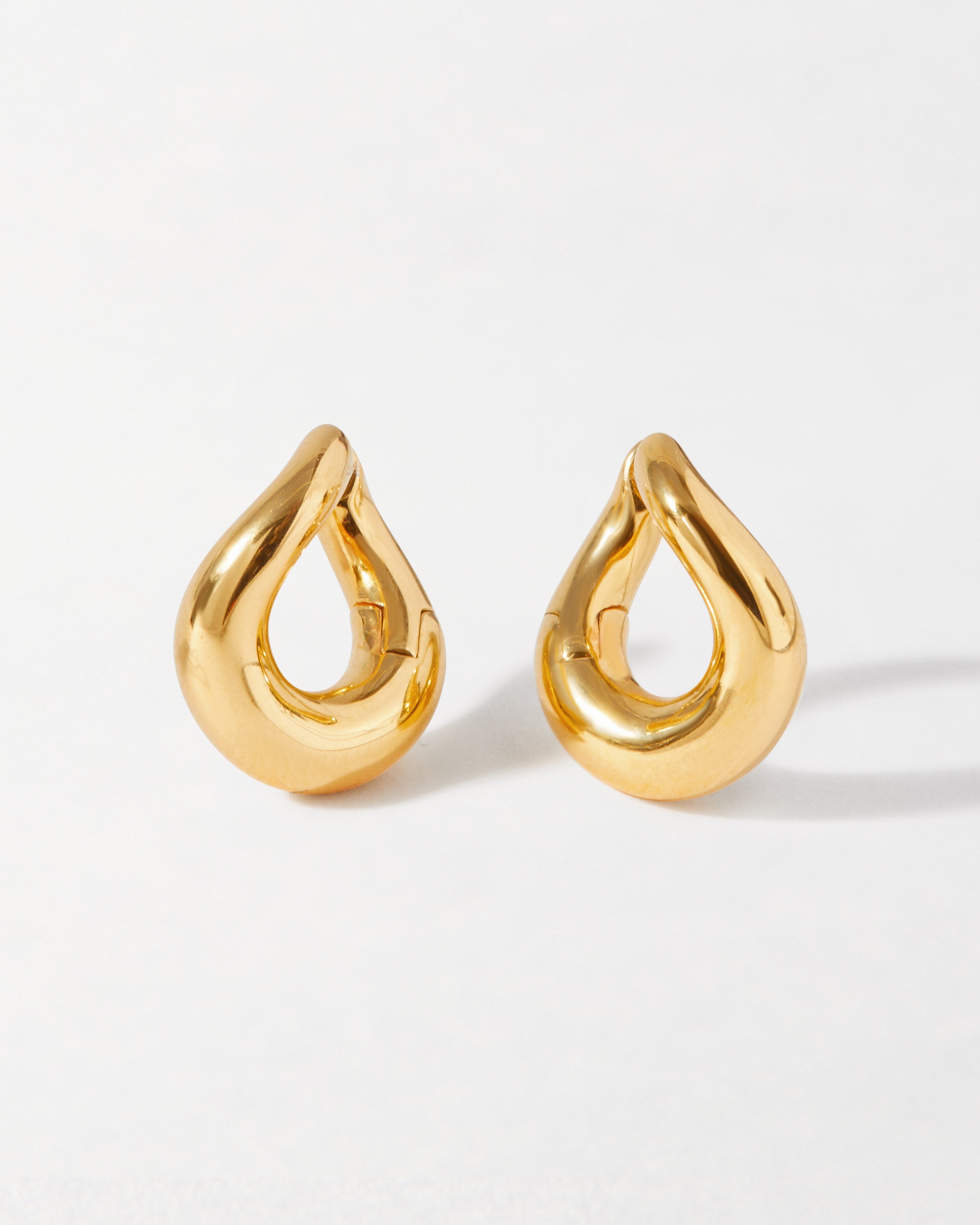 Brinco Argola Twist - Ouro 18K | SILLENE