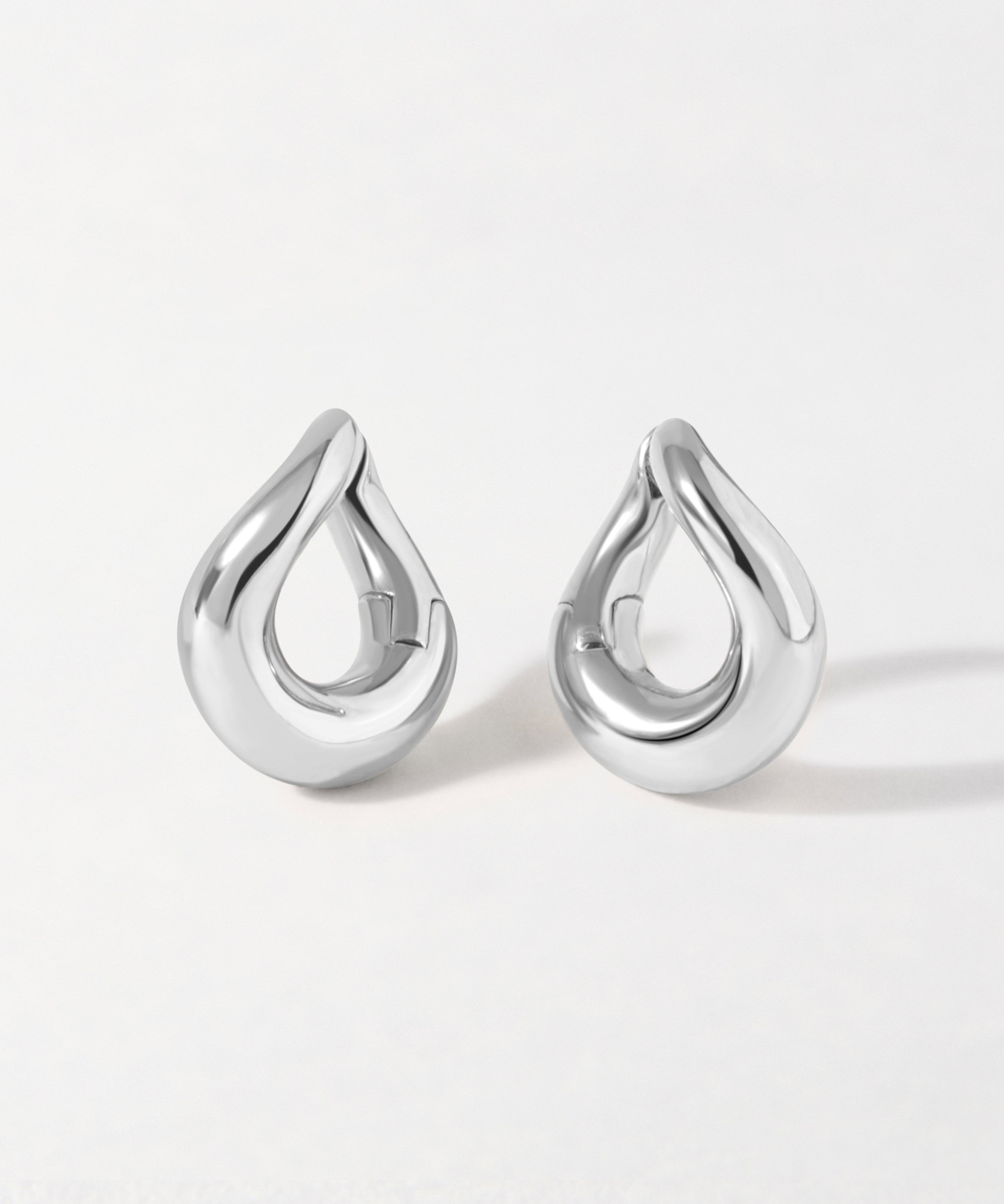 Brinco Argola Twist - Prata | SILLENE