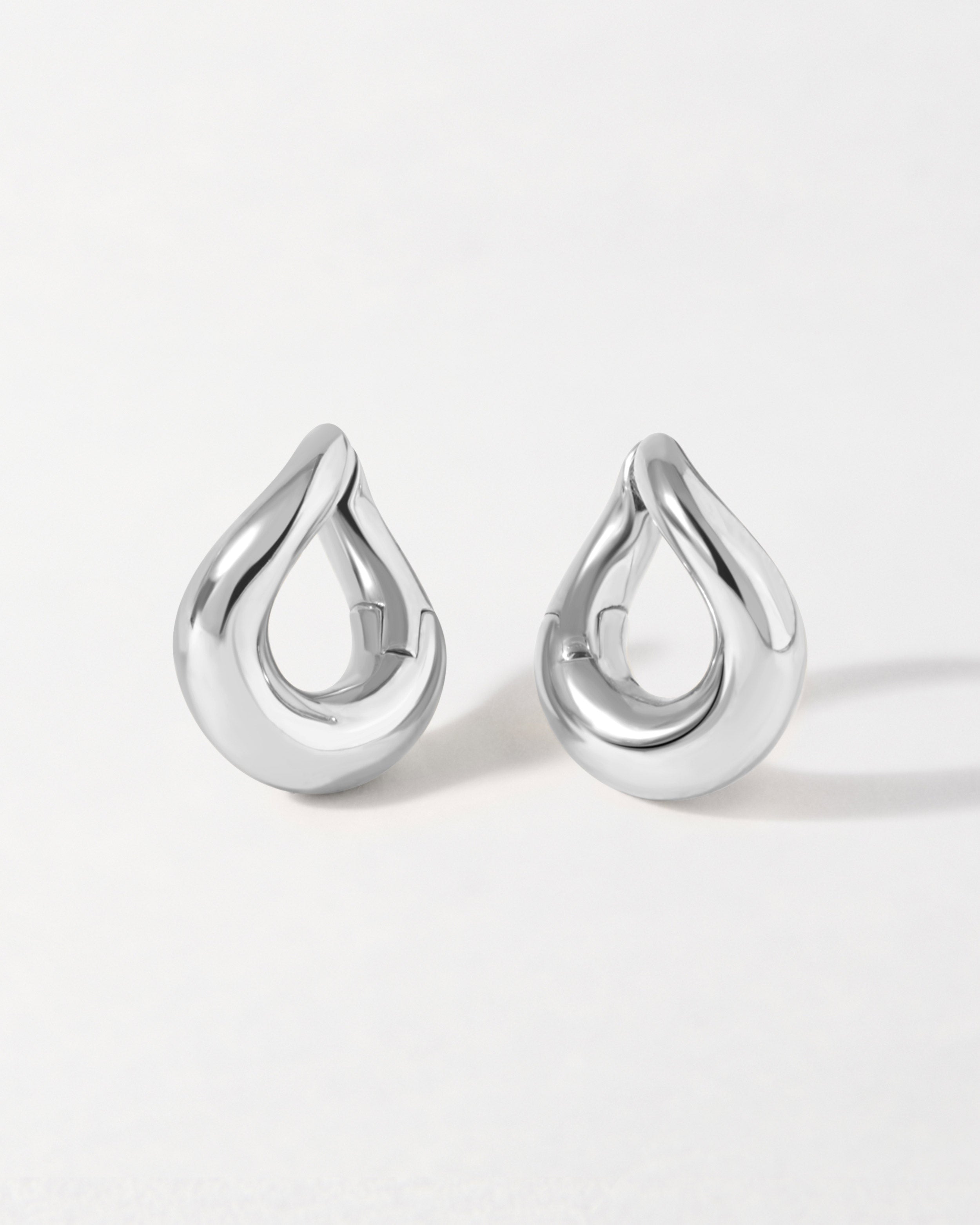 Brinco Argola Twist - Prata | SILLENE