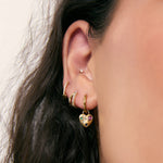 Brinco Argola Winnie - Ouro 18K | SILLENE - uso