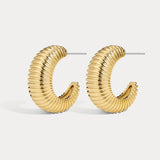 Brinco Argola XL Georgia Estriada - Ouro 18K | SILLENE