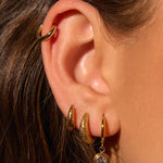 Brinco Asher Cristal - Ouro 18K | SILLENE - uso
