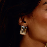 Brinco Biarritz Retangular - Ouro 18K - detalhe 03 | SILLENE