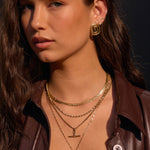 Brinco Billie - Ouro 18K | SILLENE - uso