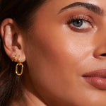 Brinco Boaz - Ouro 18K | SILLENE - uso
