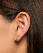 Brinco Caitlin Tarraxa Plana - Ouro 18K | SILLENE - uso
