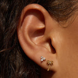 Brinco Cassia Pedra - Ouro 18K | SILLENE - uso