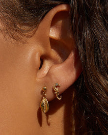Brinco Cavalo-Marinho com Zircônia - Ouro 18K - detalhe 02 | SILLENE
