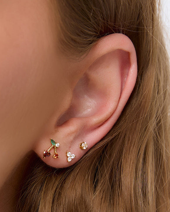 Brinco Cereja Cherry Bomb - Ouro 18K | SILLENE - uso